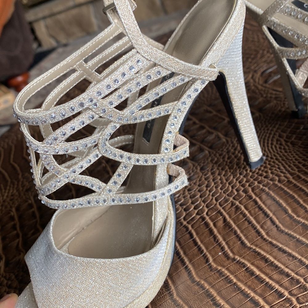 Fancy Caparros Heels Shoes Champagne & Rhinestones 6.5